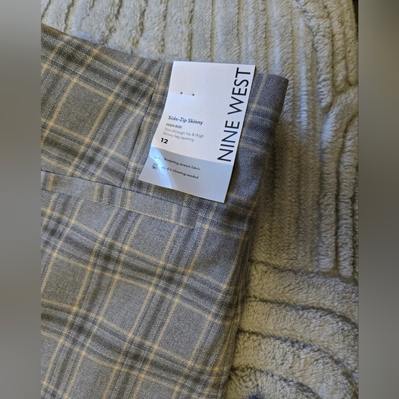 Gray Plaid Trousers Size 12 High Rise Side Zip Skinny NWT - Picture 2 of 7